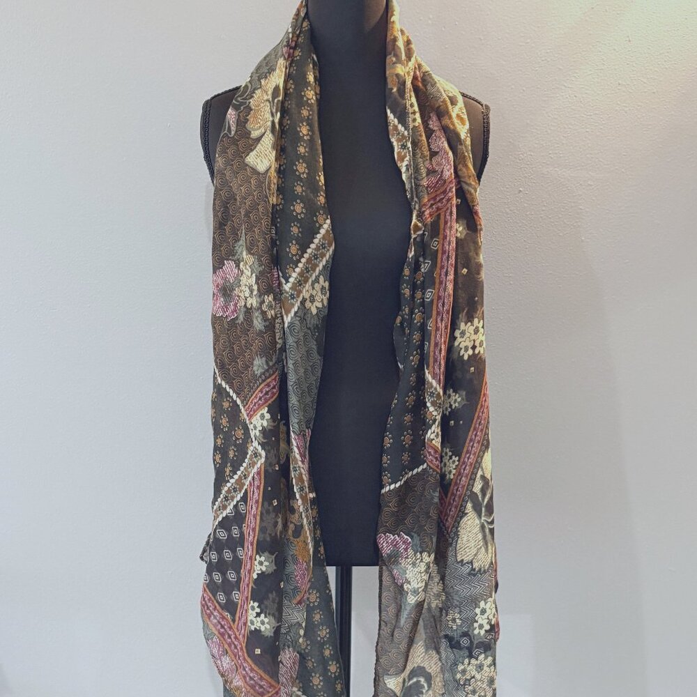 Long lightweight scarf
